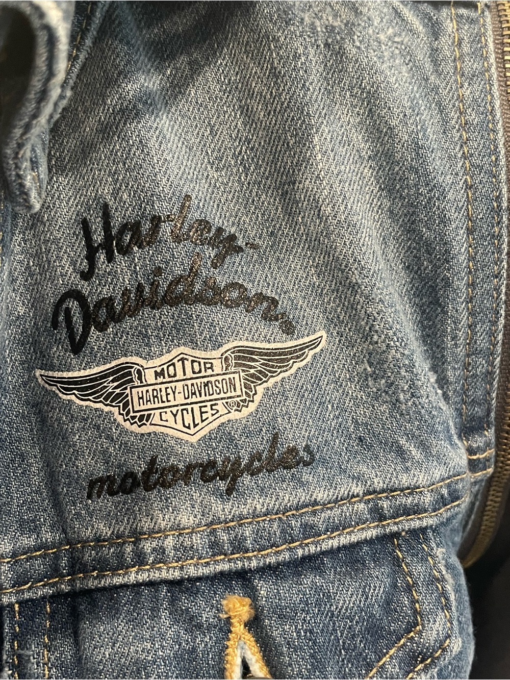 Harley-Davidson® Women's Zip-Off Sleeve Denim Jacket - Indigo Wash - Picture 3 of 8